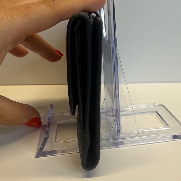 Gucci Black Leather Wallet with Bamboo Accent - Picture 9 of 11